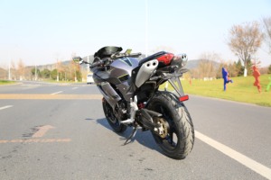 Motocicleta de Carreras de 400 cc, Motocicleta Pesada, Vehículos de Competición, Vehículos Deportivos - Product Image 4