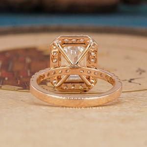 แหวนเพชรเครื่องประดับชั้นสูง ผสานการออกแบบเหนือกาลเวลาและความงามทันสมัยด้วยเพชรคุณภาพสูงที่คัดสรรมาอย่างพิถีพิถัน - Product Image 2