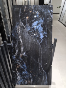Azulejos de porcelana pulida esmaltada de <span class=keywords><strong>color</strong></span> negro para sala de estar, azulejos de suelo de porcelana de oro negro brillante de lujo - Product Image 6
