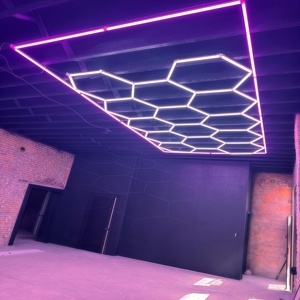 Éclairage LED hexagonal pour atelier de detailing automobile KCX personnalisé, 14 hexagones avec bordure rose, éclairage de plafond en forme de nid d'abeille pour <span class=keywords><strong>garage</strong></span> - Product Image 6