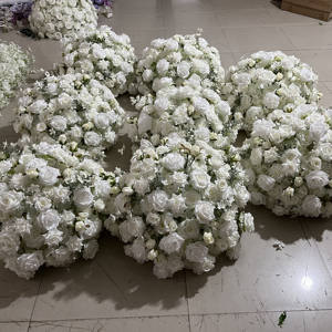 Décoration de mariage, centre de table floral, arrangement floral, guirlande de table, boule de fleurs rouges - Product Image 5