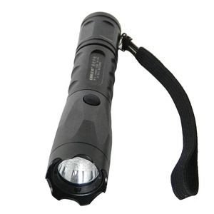 Cường độ cao chiến thuật đèn pin IP65 không thấm nước USB sạc LED với chùm điều chỉnh và tấn công đầu cho an ninh công cộng - Product Image 1