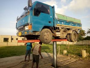 Meilleure vente Baohua 360 rotation <span class=keywords><strong>pneumatique</strong></span> creusé poste unique élévateur de voiture pour <span class=keywords><strong>centre</strong></span> de lavage de véhicule de bonne qualité - Product Image 4