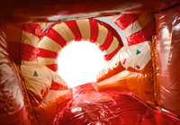 LeTeng LT-470, Castillo Inflable Comercial de PVC con Tobogán, Diseño de Galleta de Jengibre, Capacidad de 500-800 kg, Tamaño 6x4x4 m, para Niños de 2-3 Años