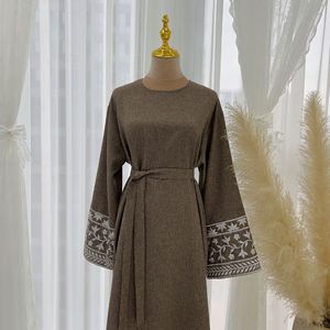 Chic <span class=keywords><strong>Abaya</strong></span> per donna a manica lunga ricamata o collo lungo largo caftano abito da sera Dubai medio-orientale elegante musulmano abito donna - Product Image 3