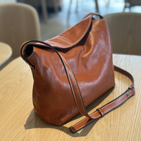 Tas Selempang Kulit Sapi Asli Vintage Wanita, Tas Kurir Kulit Nabati Logo Kustom, Tas Tote Kapasitas Besar