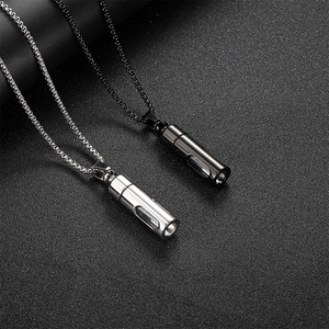 Collier pendentif en acier inoxydable personnalisé avec flacon de parfum en verre, design unique de bouteille à message, bijoux élégants et tendance pour femmes - Product Image 5