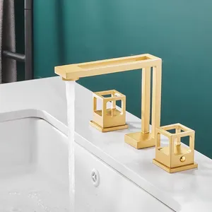 Robinet de lavabo répandu 3 trous double poignées mitigeur de lavabo de salle de bain robinet d'évier brossé