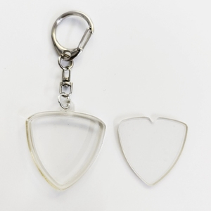 Boîte de rangement pour médiators de guitare, pendentif en forme de triangle, porte-clés, pendentif de rangement pour les amateurs de musique - Product Image 3