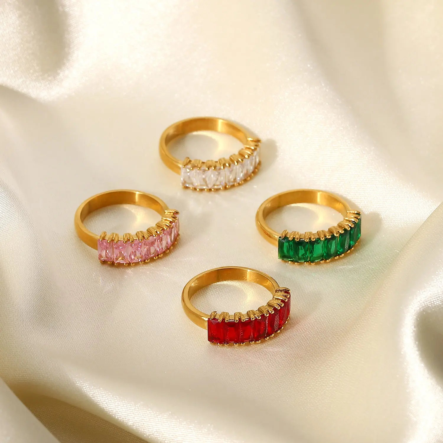Wasserdichter Chunky Jewelry 18 Karat vergoldeter quadratischer Zirkon ring Edelstahl Chunky Green Zirkonia Ringe für Frauen