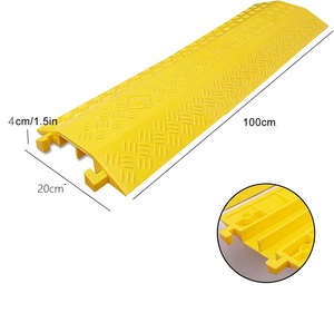 Protector de Cables Ligero Amarillo y Negro de Polietileno para Uso en Interiores y Exteriores - Product Image 1