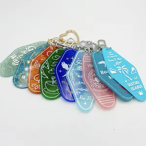 מותאם אישית חמוד גליטר אקריליק keychain החסר מוטל keychain לב אקריליק קסם פלסטיק מלון מפתח תגיות