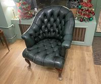 Fauteuil individuel de salon en cuir antique de luxe, confortable et au design élégant pour l'intérieur