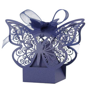 Boîte à bonbons en papier couché pour enfants, forme papillon estampée, pour <span class=keywords><strong>communion</strong></span>, baptême, mariage, anniversaires - Boîte cadeau recyclable - Product Image 2