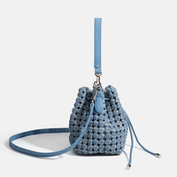 Nouveaux produits 2025 : Sac de plage de luxe pour l'été, sac à main de créateur avec fermeture ouverte et doublure en jean tissé pour filles