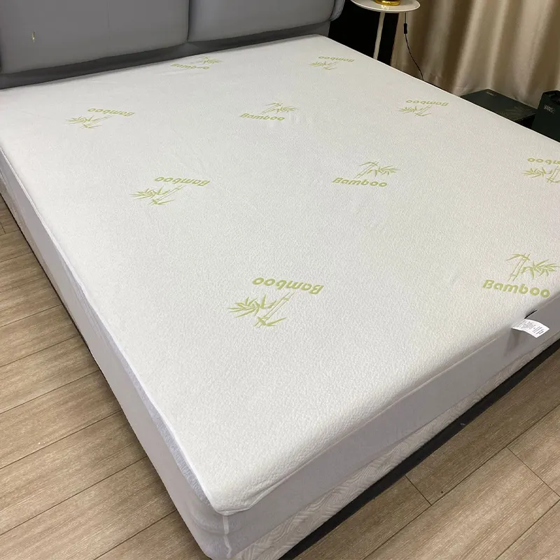 Hotel 3A level antibacterial bamboo mattress protector waterproof bed cover bedsheet for Children's pets People with allergies