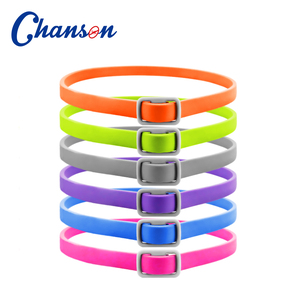 Formule d'<span class=keywords><strong>huile</strong></span> <span class=keywords><strong>essentielle</strong></span> végétale pour le traitement et la prévention des puces et tiques, bracelet en silicone solide, parfum herbal écologique, toutes saisons - Product Image 5