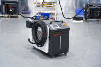 Machine de nettoyage au laser à fibre pour jantes en alliage, pierre, acier inoxydable - Puissance 1000W, système de refroidissement par eau