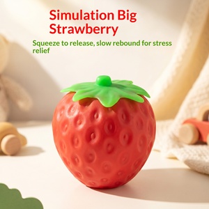 Fabricant de jouets squishy personnalisés en forme de fraise, jouet anti-stress souple et extensible, <span class=keywords><strong>cadeau</strong></span> promotionnel en gros, non toxique, sans BPA - Product Image 2