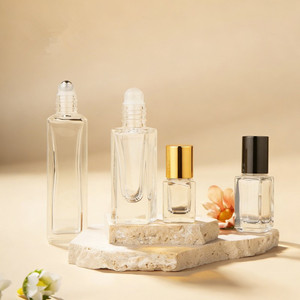 زجاجة عطر فاخرة شفافة سوداء مربعة الشكل سعة 10 مل (<span class=keywords><strong>1</strong></span>/3 أونصة) و20 مل مع كرة معدنية للعطور والزيوت العطرية - Product Image 1