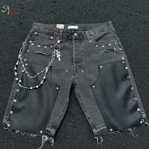 Maßgefertigte Distressed-Jeans Verziert mit Strass-Ketten im Retro-Chic Streetstyle Erhältlich in Verschiedenen Größen Herren-Jeans - Product Image 1