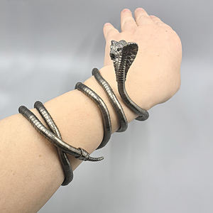 قلادة معدنية متعددة الطبقات أنيقة جديدة من البانك-قلادة مخصصة من سلسلة الثعبان العتيقة القابلة للانحناء قلادة ضيقة للنساء - Product Image 1