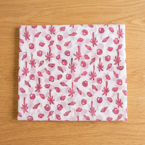 Tissu Popeline 100% Coton Liberty Qualité Standard Imprimé Floral pour Décoration Intérieure, Coussins et Chemises - Product Image 1