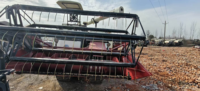 Moissonneuse-batteuse sur chenilles d'occasion FM World 130 CV, moteur diesel, boîte de vitesses, haute productivité pour la récolte des céréales, garantie 1 an