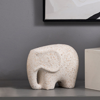 Ornements de table de bureau en gros Figurines d'éléphant Statue d'animal Ornements en résine Décor