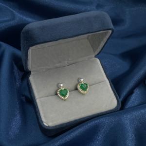 ต่างหูแบบติดหูสำหรับผู้หญิง รุ่นคลาสสิก วินเทจ หรูหรา จาก Tianyu Gems ทำจากทองเหลืองชุบทอง ประดับด้วยเพชรคิวบิกเซอร์โคเนียรูปหัวใจสีเขียว - Product Image 5