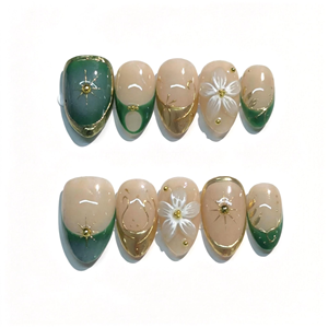 Ongles courts en amande faits à la main, motif floral blanc, feuillage vert menthe et doré, ongles floraux rafraîchissants pour le printemps et l'été - Product Image 2
