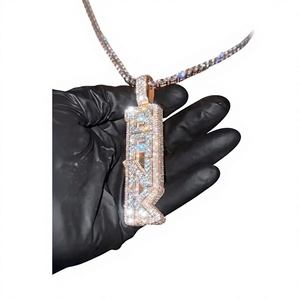 Pendentif Lettre BANK en Or Rose Hip Hop avec Breloque Cœur Micro-Pavée en Zircon Cubique, Argent 925 + Moissanite - Product Image 1