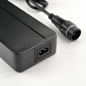 Chargeur rapide pour <span class=keywords><strong>batterie</strong></span> de vélo électrique 42V 4A adapté aux batteries 630Wh 720Wh <span class=keywords><strong>Yamaha</strong></span> Haibike AllMtn 10 - Product Image 5