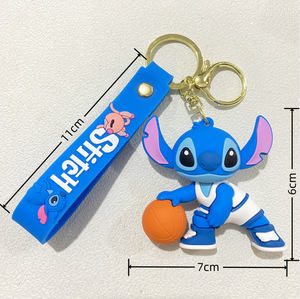 Porte-clés en PVC imprimé UV au design créatif de dessin animé et d'anime, style campus jeune, motif Stitch, mignon, pour fête costumée, pendentif unisexe - Product Image 4