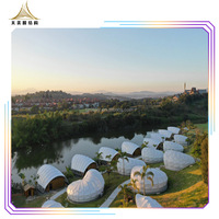 Tente de luxe extérieure pour glamping, structure en membrane tendue PVDF, architecture en forme d'escargot, hôtel de tentes préfabriquées