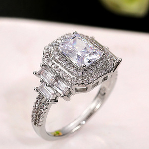 Anello Quadrato Elegante da Donna per Feste, Matrimoni, Anniversari, Accessorio da Mano, Regalo - Product Image 4
