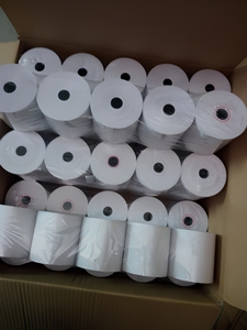 Rouleaux de papier thermique pour caisse enregistreuse de haute qualité, 80x80, simple couche, taille personnalisée, 100% pâte de bois, 48-80 g/m² - Product Image 1