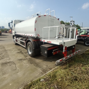 Camion-citerne à eau ISUZU GIGA 4x2 12000L, arroseuse <span class=keywords><strong>de</strong></span> rue 12CBM à vendre, prix direct usine, acier inoxydable - Product Image 4