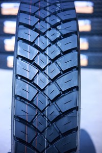 Neumáticos para Camión LCH T-REX LD601 315/80R22.5, Nuevos al por Mayor, Neumáticos Radiales sin Cámara para Todas las Posiciones, para Camiones y Remolques de Trabajo Pesado - Product Image 4