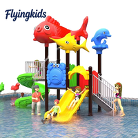Parc aquatique de natation, jeux, équipements de terrain de jeux, toboggan aquatique en plastique et métal, piscine à thème, parc aquatique de loisirs, extérieur résidentiel