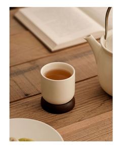 Tasse à café en céramique artisanale rétro, style intemporel, tasse à cappuccino, sans poignée, crème mate, 150 ml, mug - Product Image 4