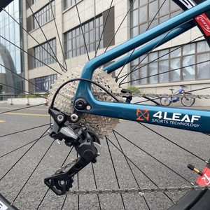 Cadre de <span class=keywords><strong>vélo</strong></span> de montagne <span class=keywords><strong>électrique</strong></span> à <span class=keywords><strong>moteur</strong></span> central 4LEAF en fibre de carbone super légère pour <span class=keywords><strong>vélo</strong></span> <span class=keywords><strong>électrique</strong></span> 26 "27.5" ,29 ". - Product Image 4