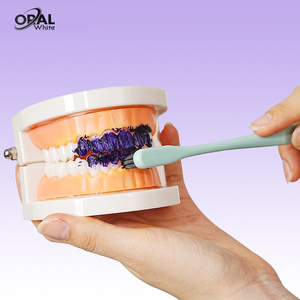 Dentifrice blanchissant pour les dents de couleur violette, correcteur de couleur personnalisé OEM, marque privée, efficace pour éliminer les taches, pour les soins bucco-dentaires quotidiens - Product Image 5