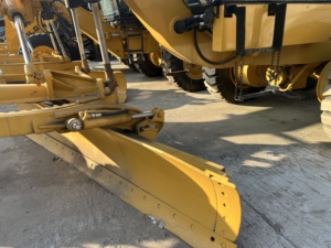 มอเตอร์เกรดเดอร์ Caterpillar 140K มือสองพร้อมใช้งาน CAT 140K วีลเกรดเดอร์ ห้องโดยสารสะดวกสบาย สำหรับงานบำรุงรักษาถนนเทศบาล - Product Image 5