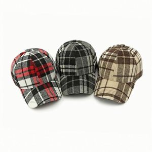 Casquettes de baseball à carreaux, nouveau design automne-hiver, pour sports de plein air, chaudes, style britannique. - Product Image 2