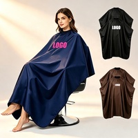 Capes de coiffure bleu marine personnalisables avec logo – Fournitures de barbier, produits capillaires populaires, capes de coiffure en polyester pour salon