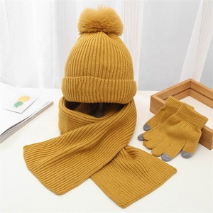 Logotipo personalizado Moda Invierno Gorro de punto Forro polar Twist Stripes Negro Rojo Blanco Amarillo Bufanda Sombrero Guante Conjuntos para niños - Product Image 4