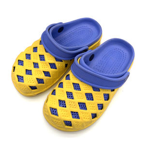 Sabots en <span class=keywords><strong>plastique</strong></span> pour enfants de haute qualité, confortables, antidérapants, en deux couleurs, moulés - Product Image 6