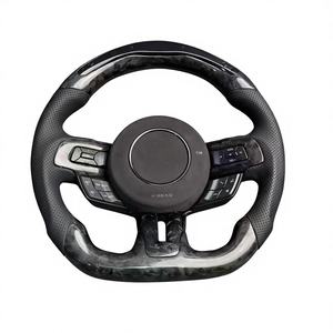 Volant en fibre de carbone forgé sur mesure avec écran LED pour <span class=keywords><strong>Ford</strong></span> Mustang S550 2015-2023 GT - Cuir chauffant et perforé - Product Image 1