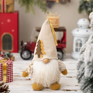 Décoration de Noël artisanale en tricot écologique, Père Noël et Bonhomme de neige, pour la maison, la table ou comme cadeau de fêtes - Product Image 6